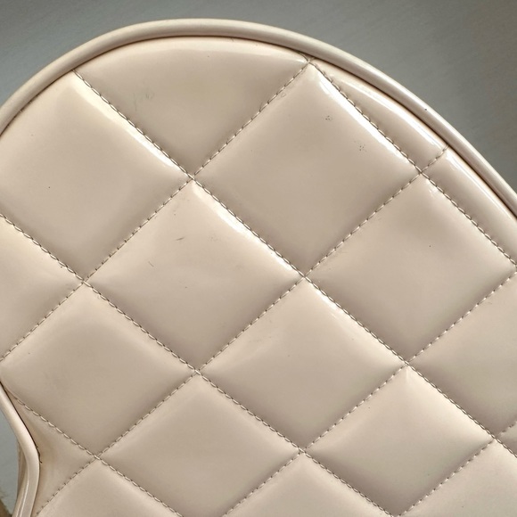 Chanel Vintage Heart Vanity Bag - Picture 9 of 16